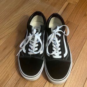 women’s black vans